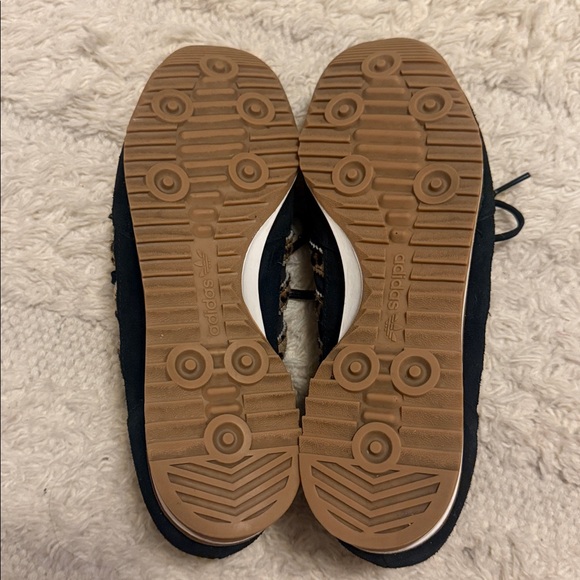 Adidas Women's Black and Leopard Print Sneakers - Picture 5 of 8